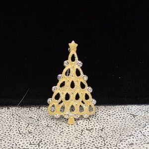 Elegant Gold Christmas Tree Brooch